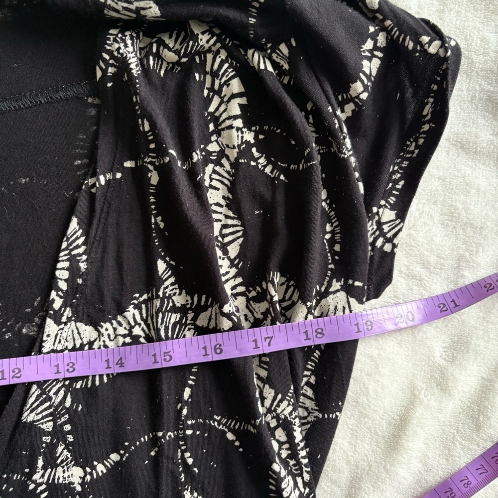 Banana Republic Black and White Abstract Mini V-Neck Wrap Dress - Picture 15 of 17